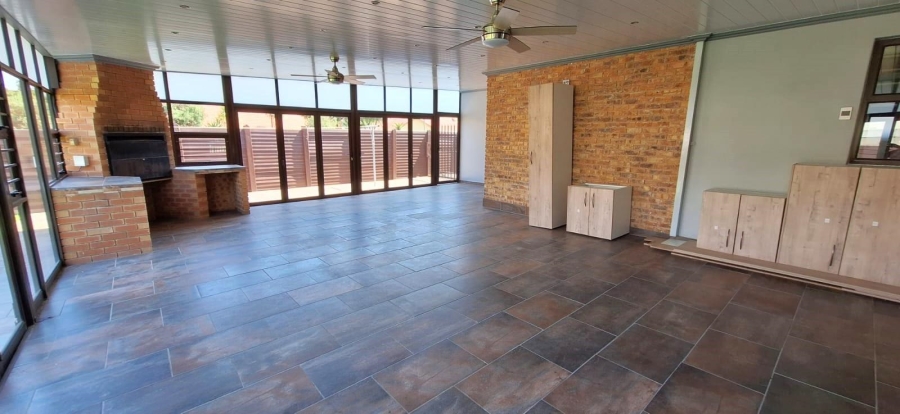 3 Bedroom Property for Sale in Brackenhurst Gauteng