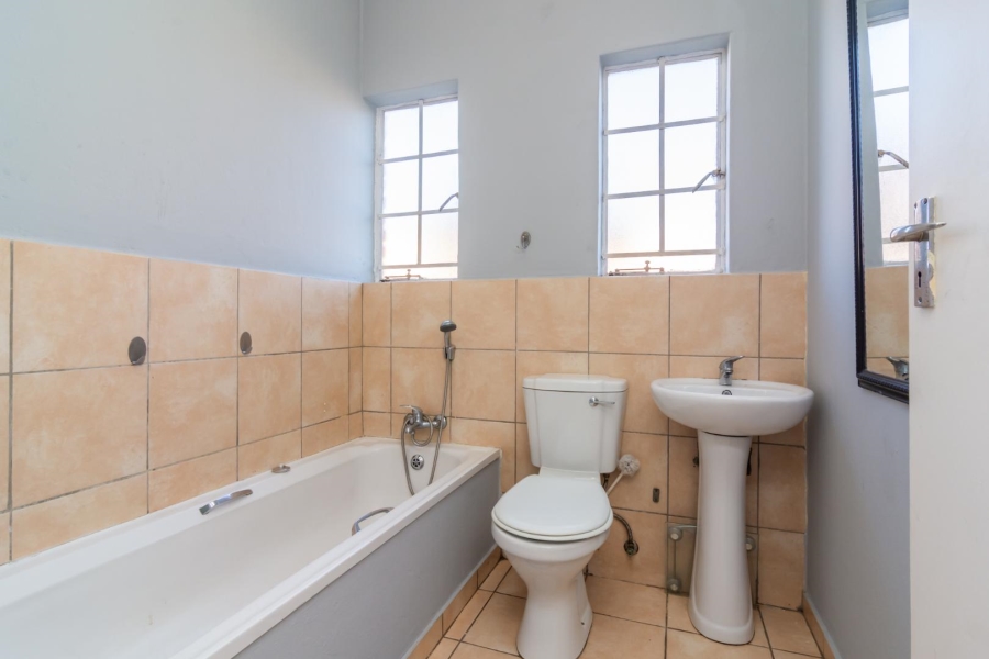2 Bedroom Property for Sale in Groblerpark Gauteng