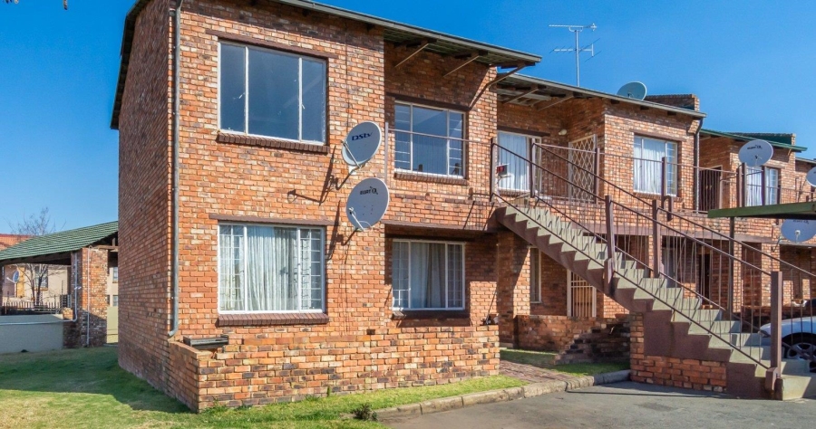 2 Bedroom Property for Sale in Groblerpark Gauteng