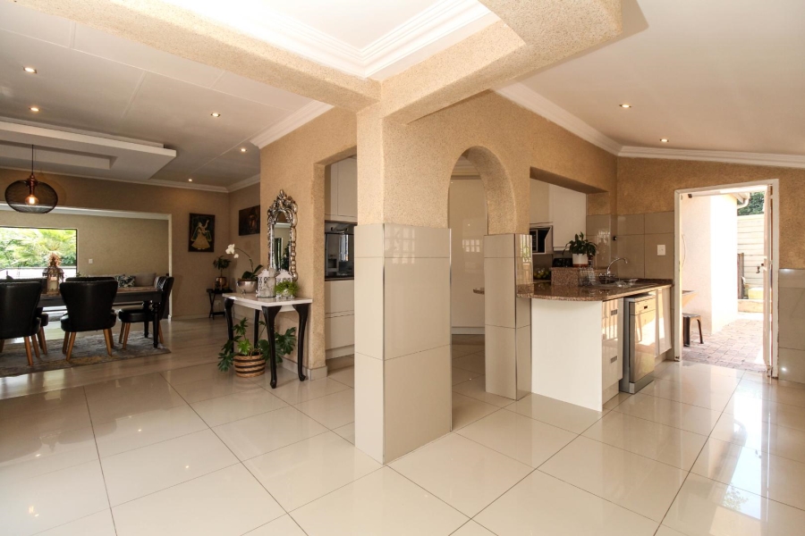 3 Bedroom Property for Sale in Buccleuch Gauteng