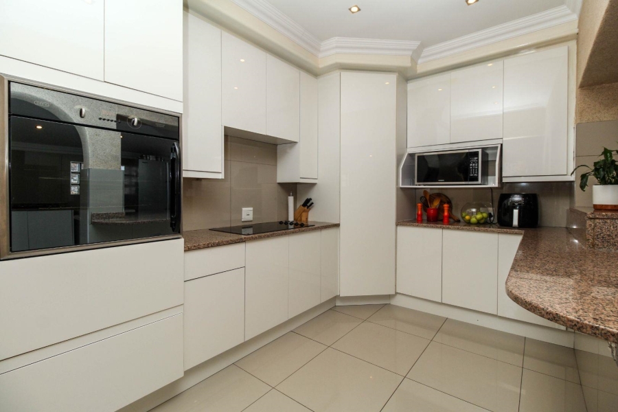 3 Bedroom Property for Sale in Buccleuch Gauteng