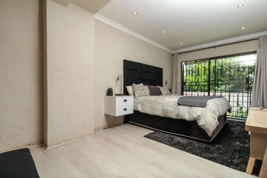 3 Bedroom Property for Sale in Buccleuch Gauteng