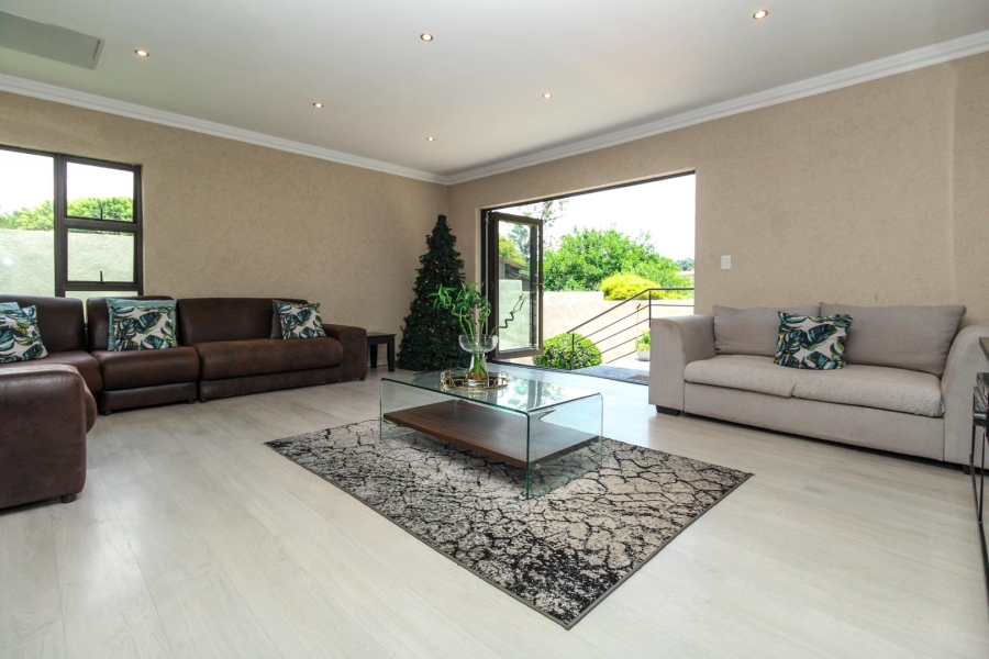 3 Bedroom Property for Sale in Buccleuch Gauteng