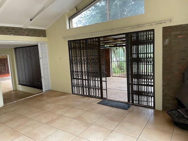 6 Bedroom Property for Sale in Walkerville Gauteng