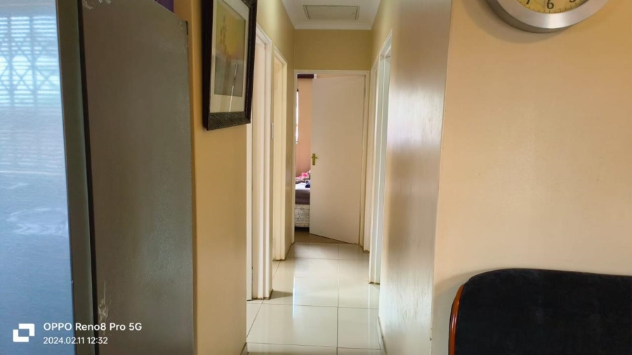 3 Bedroom Property for Sale in Clayville Gauteng