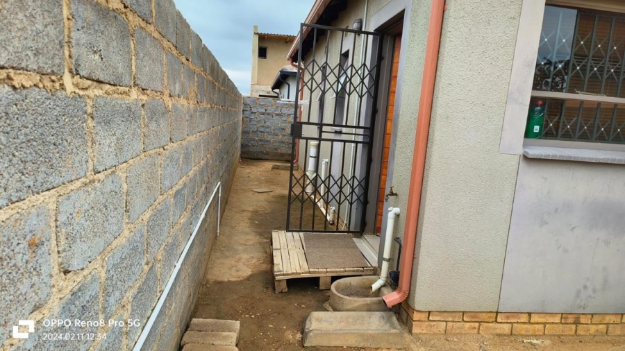 3 Bedroom Property for Sale in Clayville Gauteng