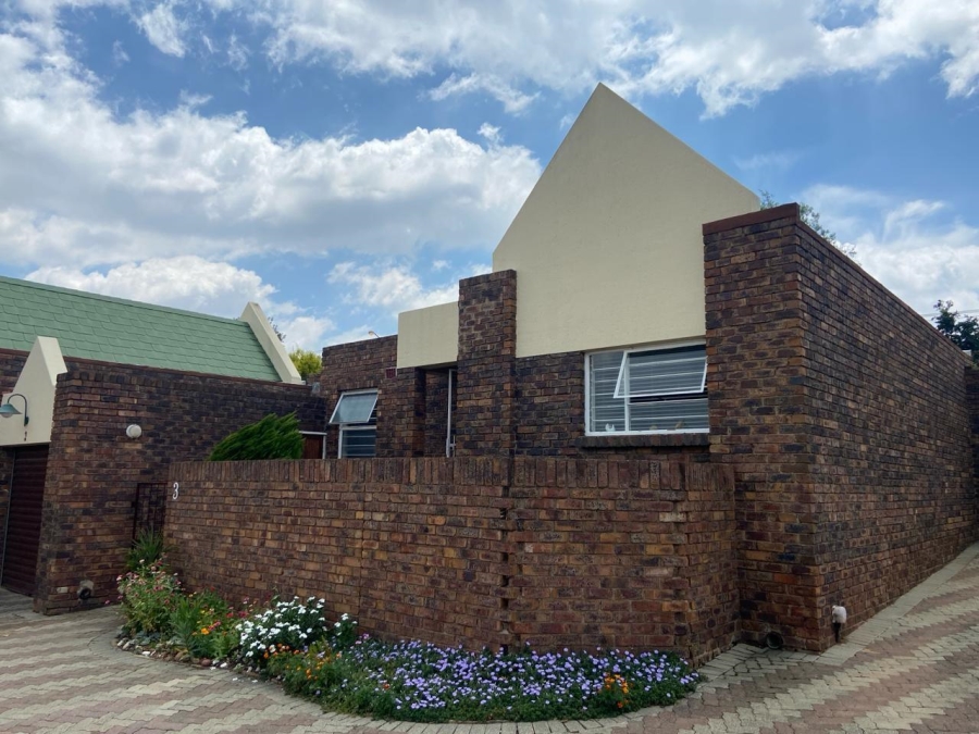 2 Bedroom Property for Sale in Oakdene Gauteng