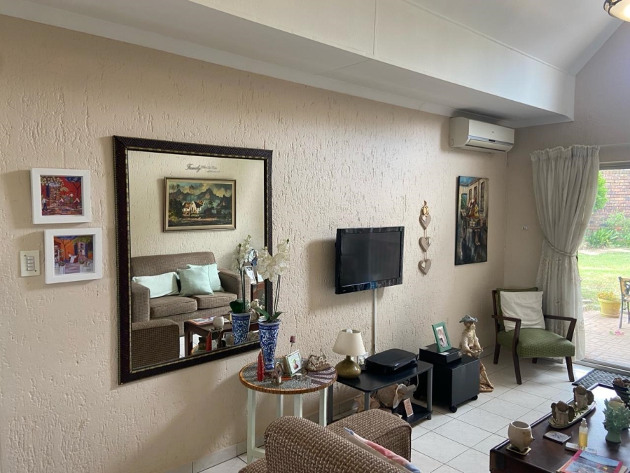 2 Bedroom Property for Sale in Oakdene Gauteng