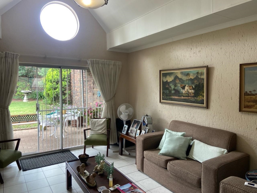 2 Bedroom Property for Sale in Oakdene Gauteng