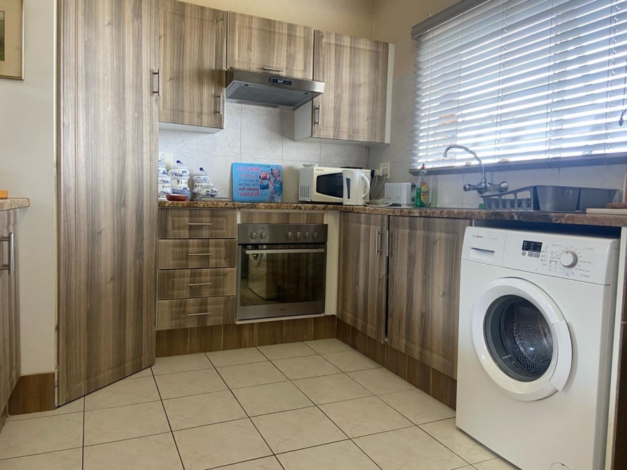 2 Bedroom Property for Sale in Oakdene Gauteng