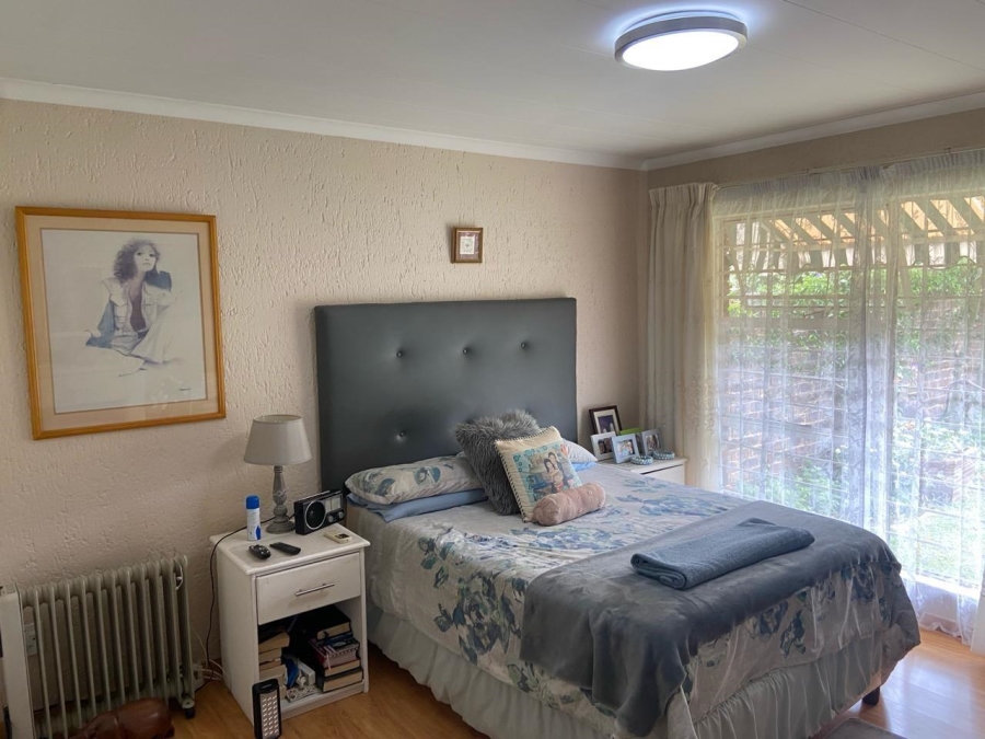 2 Bedroom Property for Sale in Oakdene Gauteng