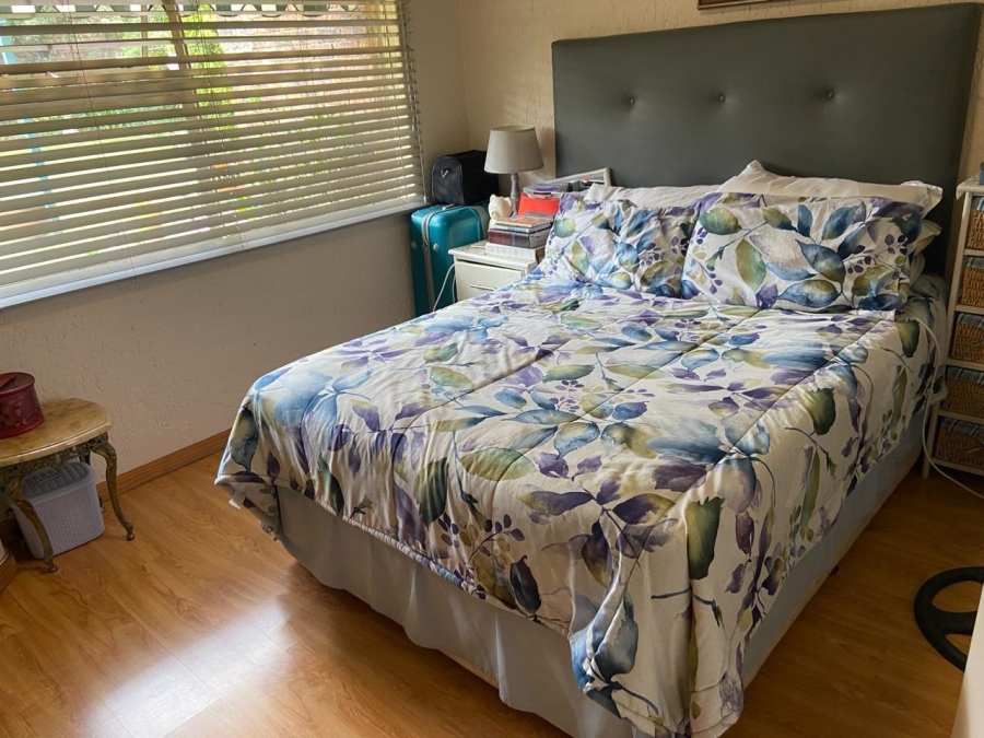 2 Bedroom Property for Sale in Oakdene Gauteng