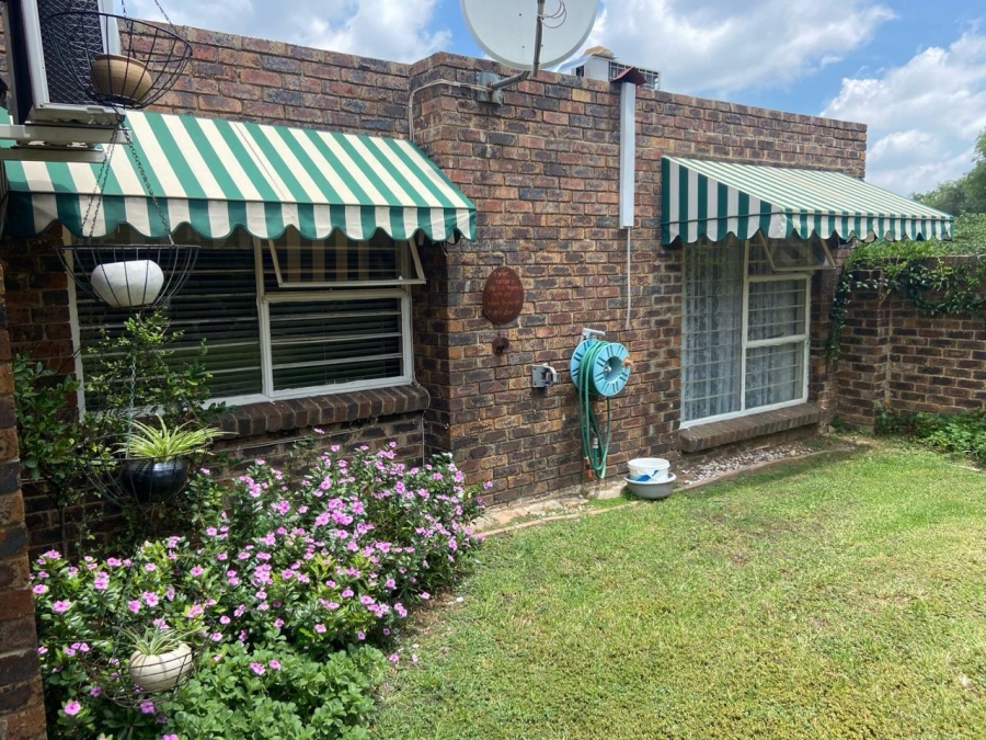 2 Bedroom Property for Sale in Oakdene Gauteng