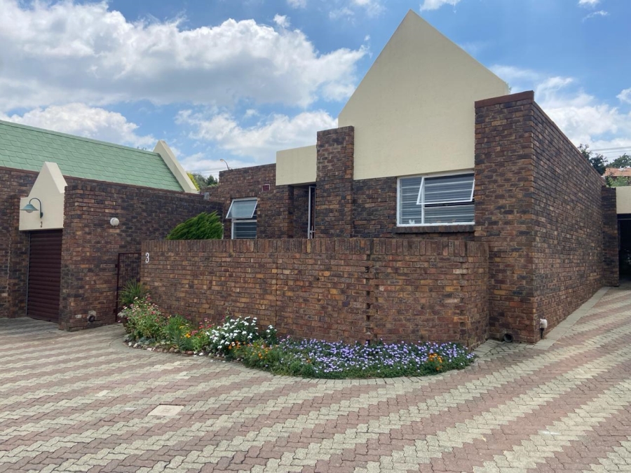 2 Bedroom Property for Sale in Oakdene Gauteng