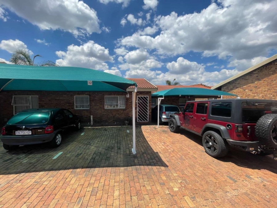 2 Bedroom Property for Sale in Randhart Gauteng