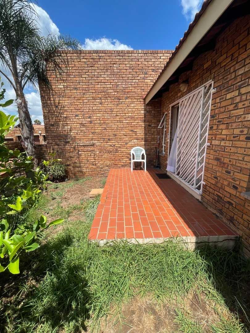 2 Bedroom Property for Sale in Randhart Gauteng