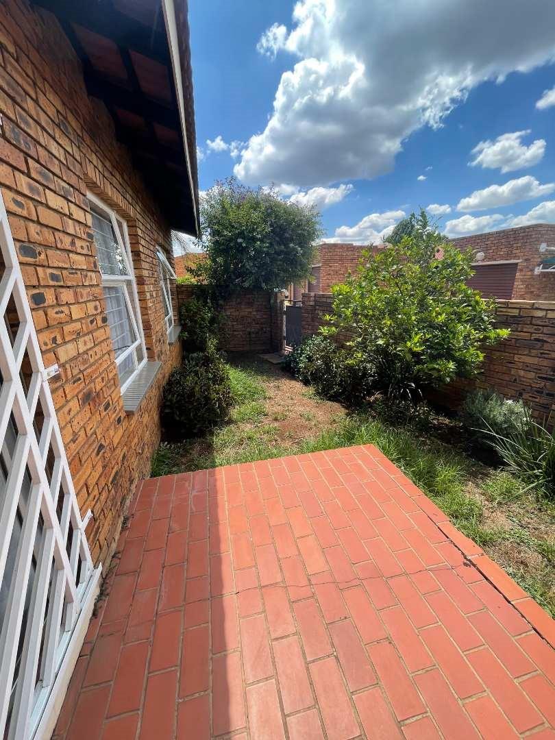 2 Bedroom Property for Sale in Randhart Gauteng