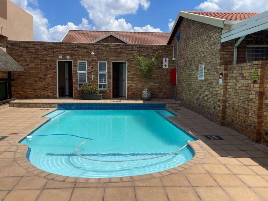 2 Bedroom Property for Sale in Randhart Gauteng