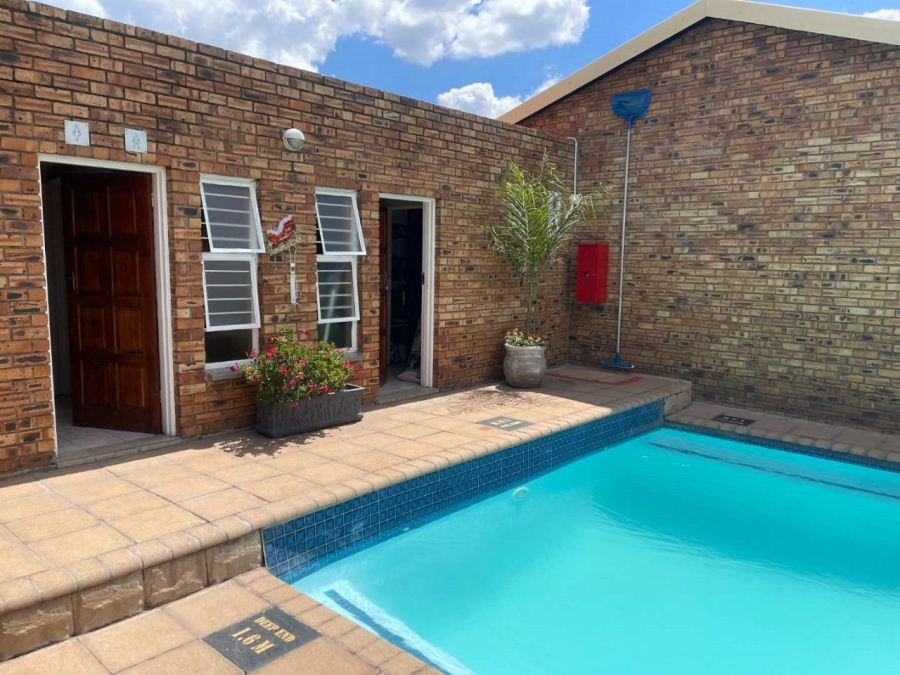 2 Bedroom Property for Sale in Randhart Gauteng