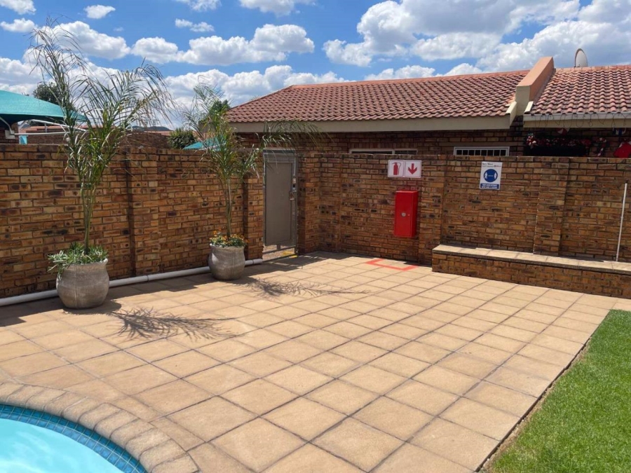 2 Bedroom Property for Sale in Randhart Gauteng