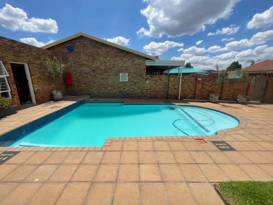2 Bedroom Property for Sale in Randhart Gauteng