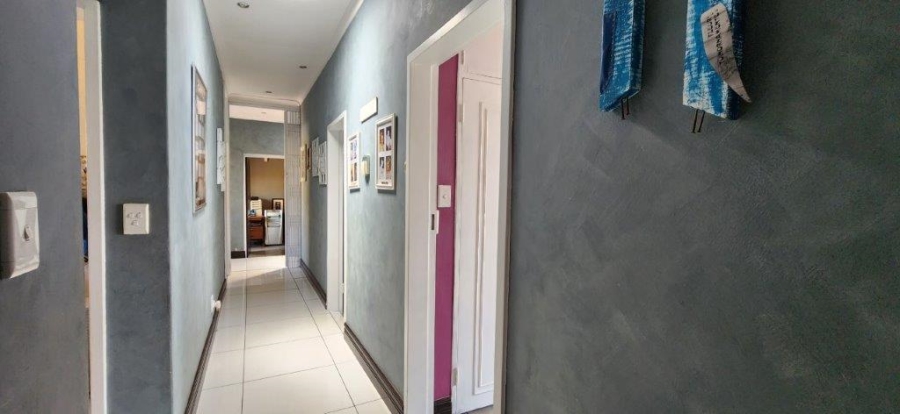 4 Bedroom Property for Sale in New Redruth Gauteng