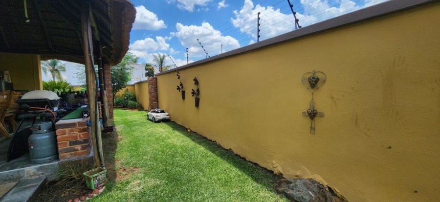 4 Bedroom Property for Sale in New Redruth Gauteng