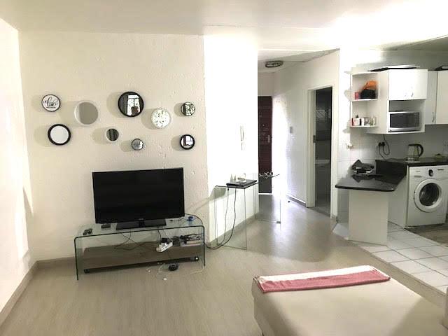 To Let 1 Bedroom Property for Rent in Benmore Gardens Gauteng