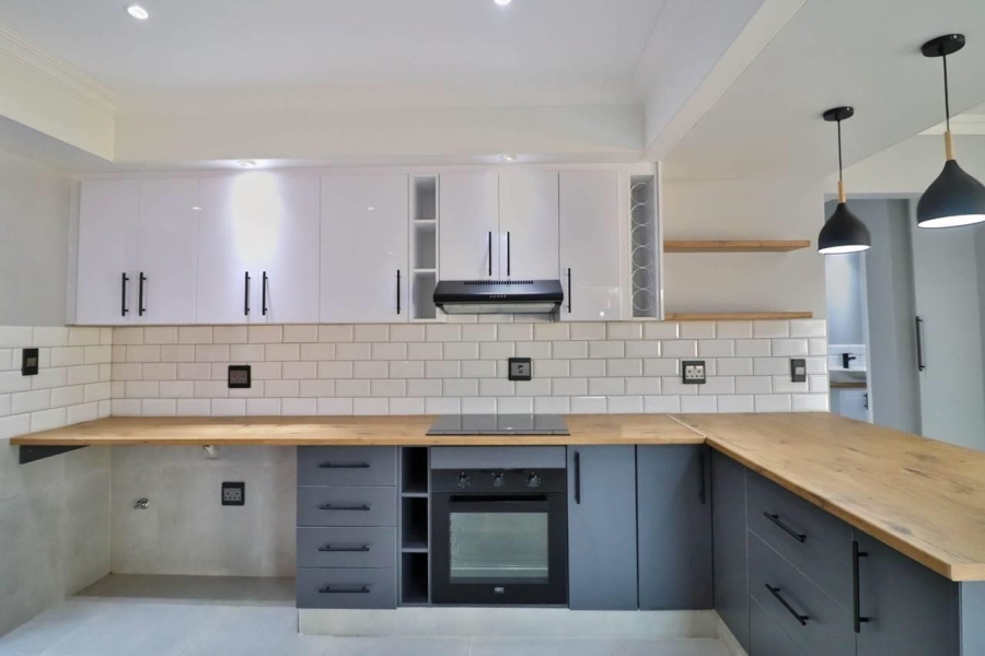 6 Bedroom Property for Sale in New Redruth Gauteng