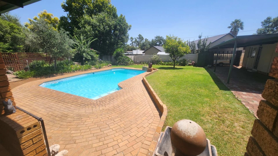 4 Bedroom Property for Sale in Brackendowns Gauteng