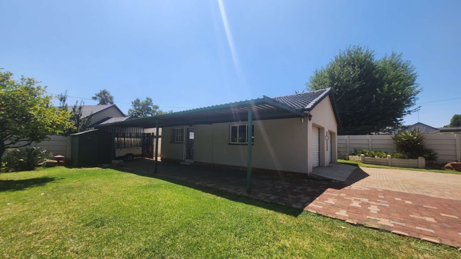 4 Bedroom Property for Sale in Brackendowns Gauteng