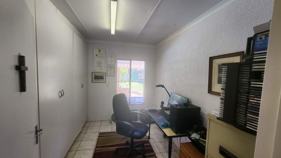 4 Bedroom Property for Sale in Brackendowns Gauteng