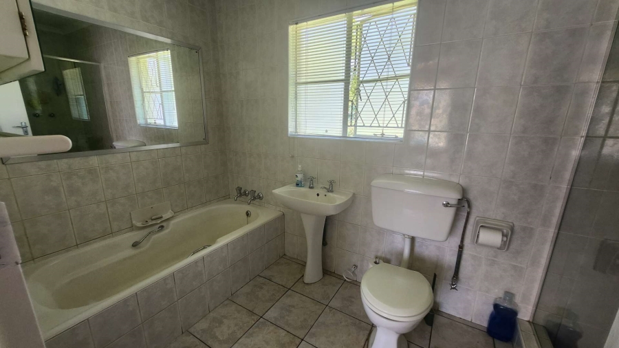 4 Bedroom Property for Sale in Brackendowns Gauteng