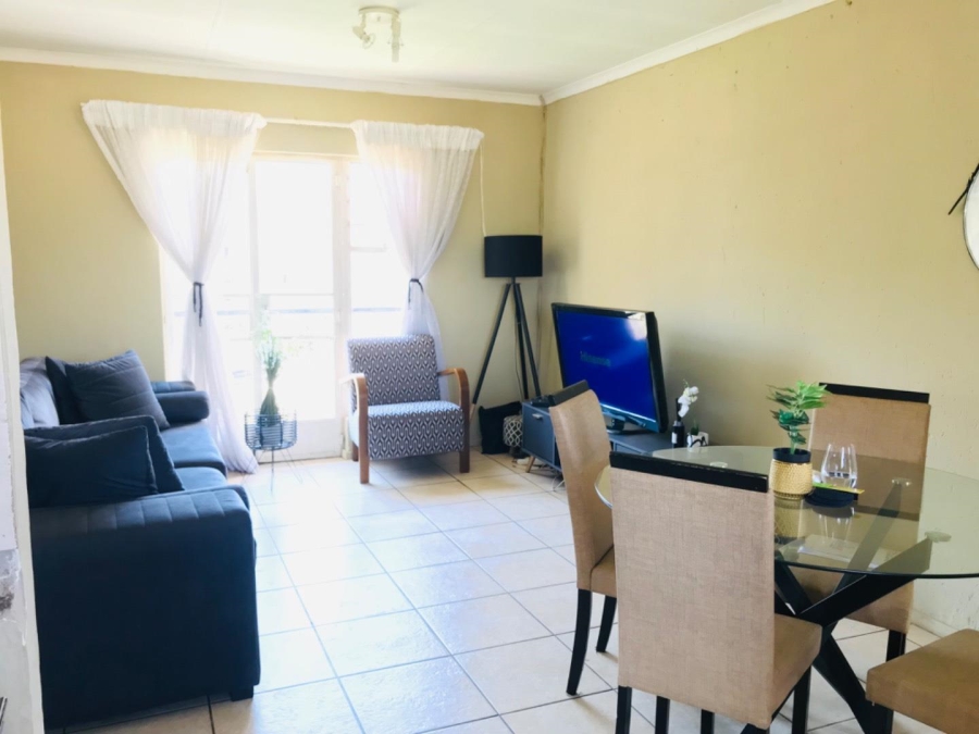 2 Bedroom Property for Sale in Klippoortje Gauteng