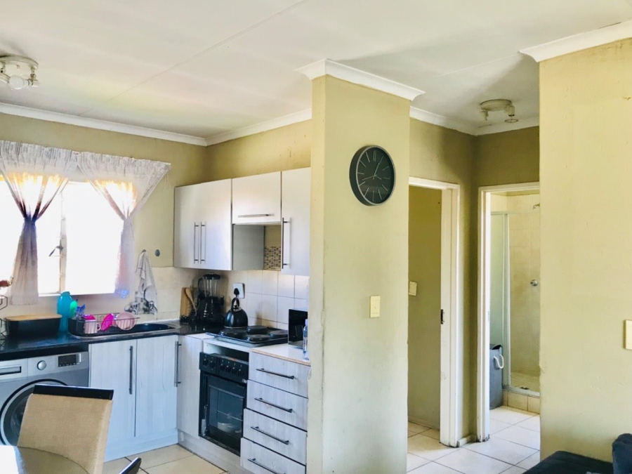 2 Bedroom Property for Sale in Klippoortje Gauteng