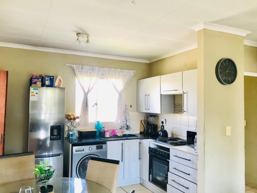 2 Bedroom Property for Sale in Klippoortje Gauteng