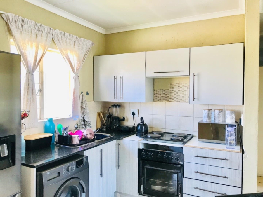 2 Bedroom Property for Sale in Klippoortje Gauteng