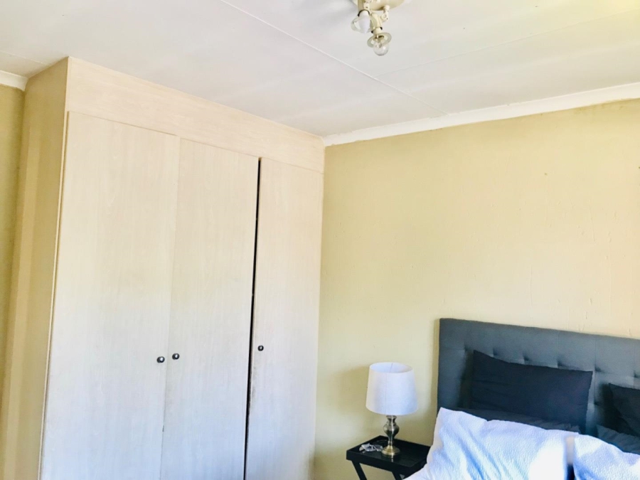 2 Bedroom Property for Sale in Klippoortje Gauteng