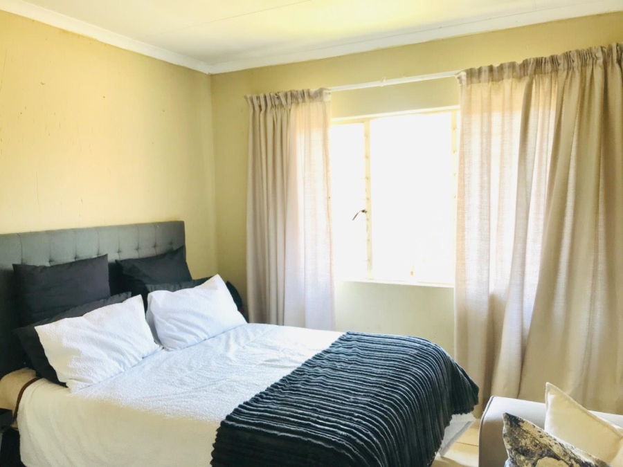 2 Bedroom Property for Sale in Klippoortje Gauteng
