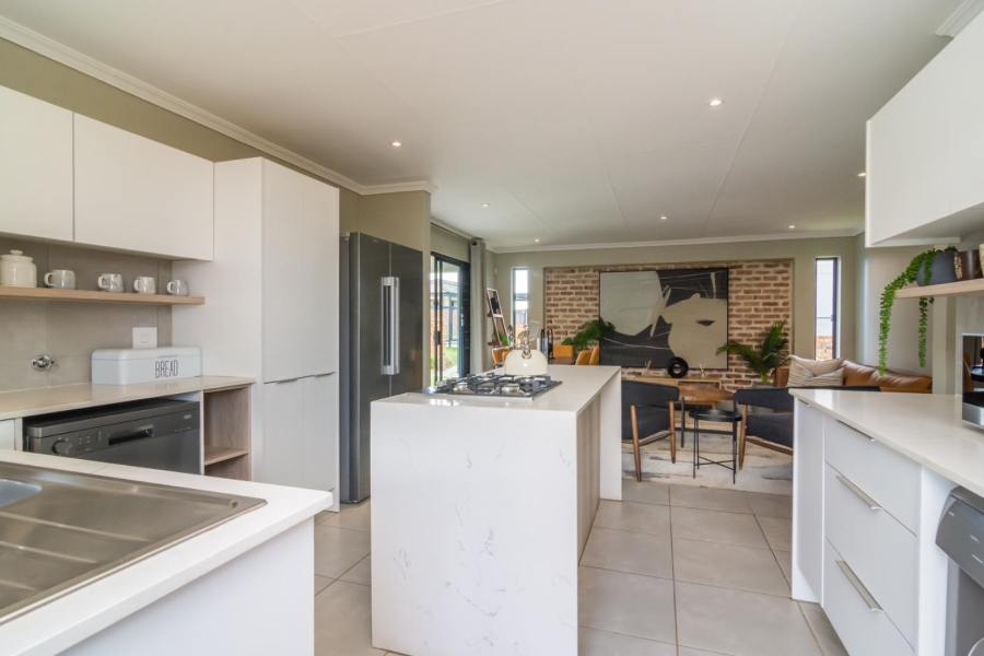 3 Bedroom Property for Sale in Lion Pride Gauteng