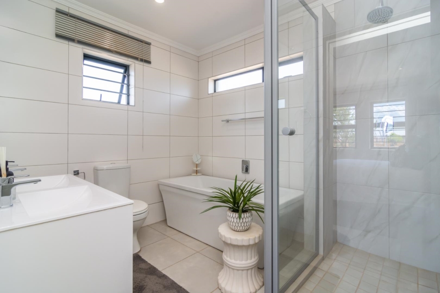 3 Bedroom Property for Sale in Lion Pride Gauteng