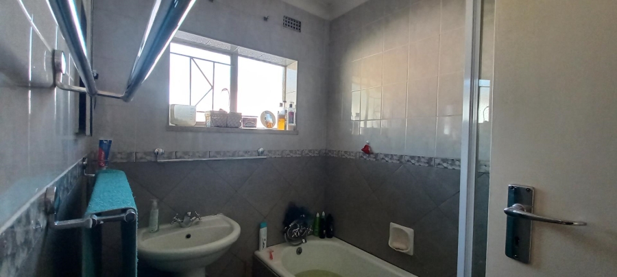 3 Bedroom Property for Sale in Verwoerdpark Gauteng
