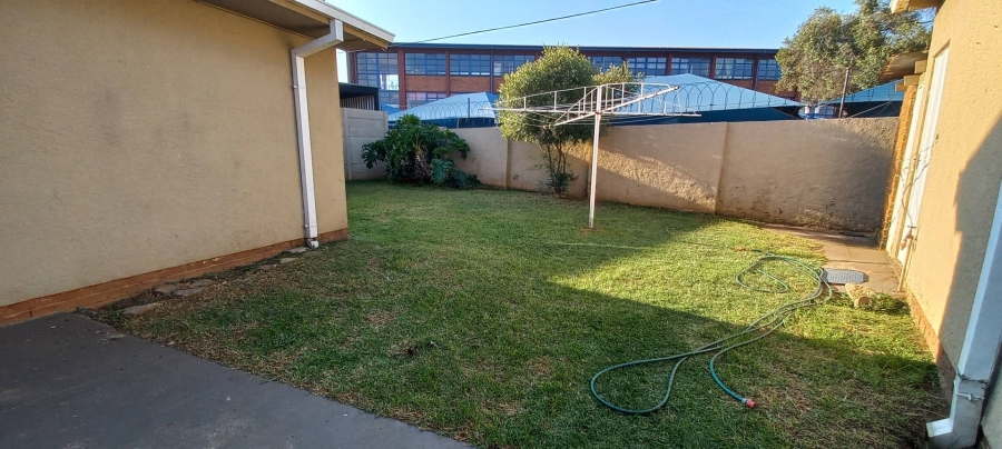 3 Bedroom Property for Sale in Verwoerdpark Gauteng