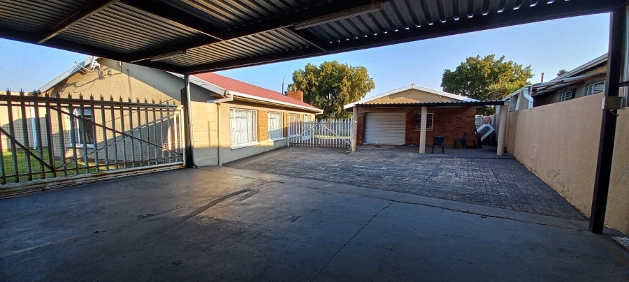 3 Bedroom Property for Sale in Verwoerdpark Gauteng