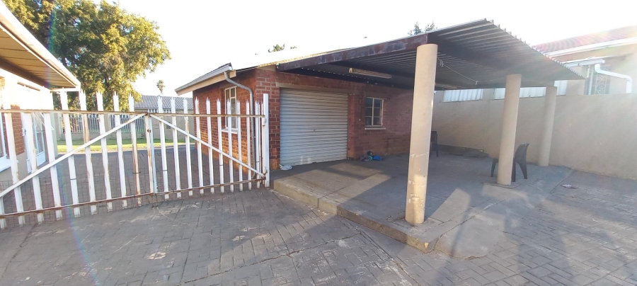 3 Bedroom Property for Sale in Verwoerdpark Gauteng