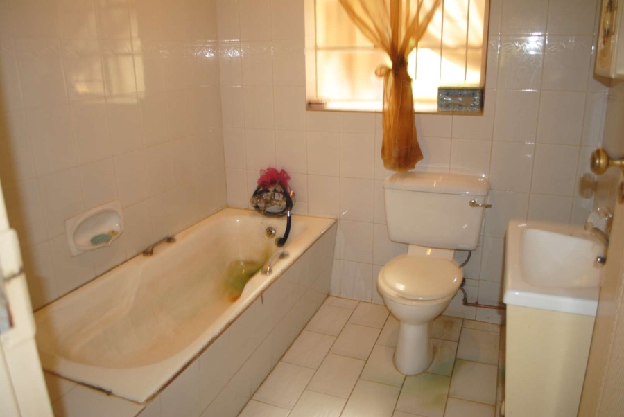 5 Bedroom Property for Sale in Rietfontein A H Gauteng