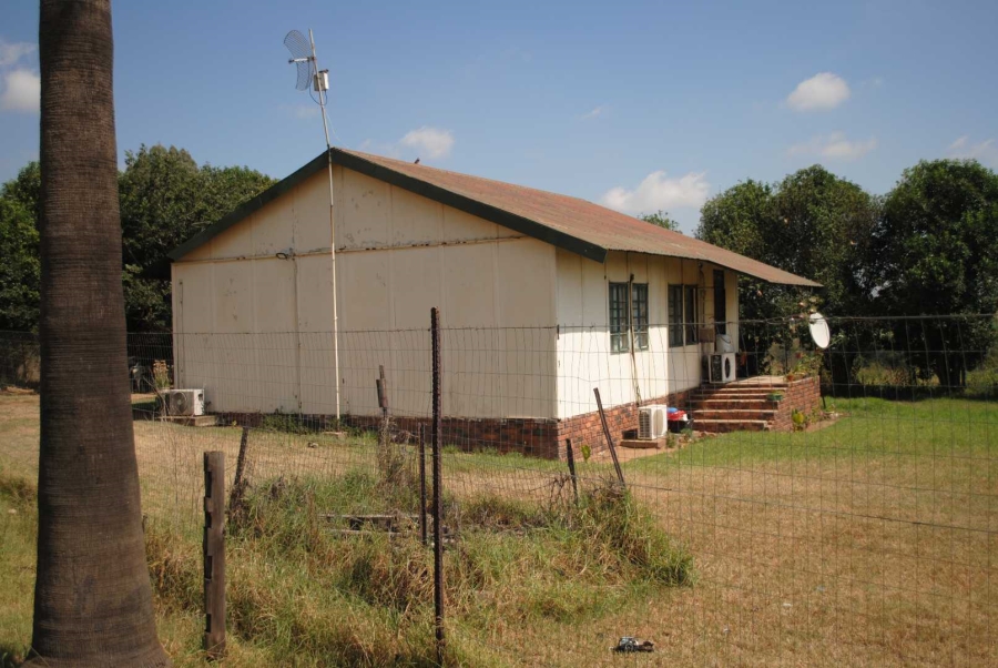 5 Bedroom Property for Sale in Rietfontein A H Gauteng