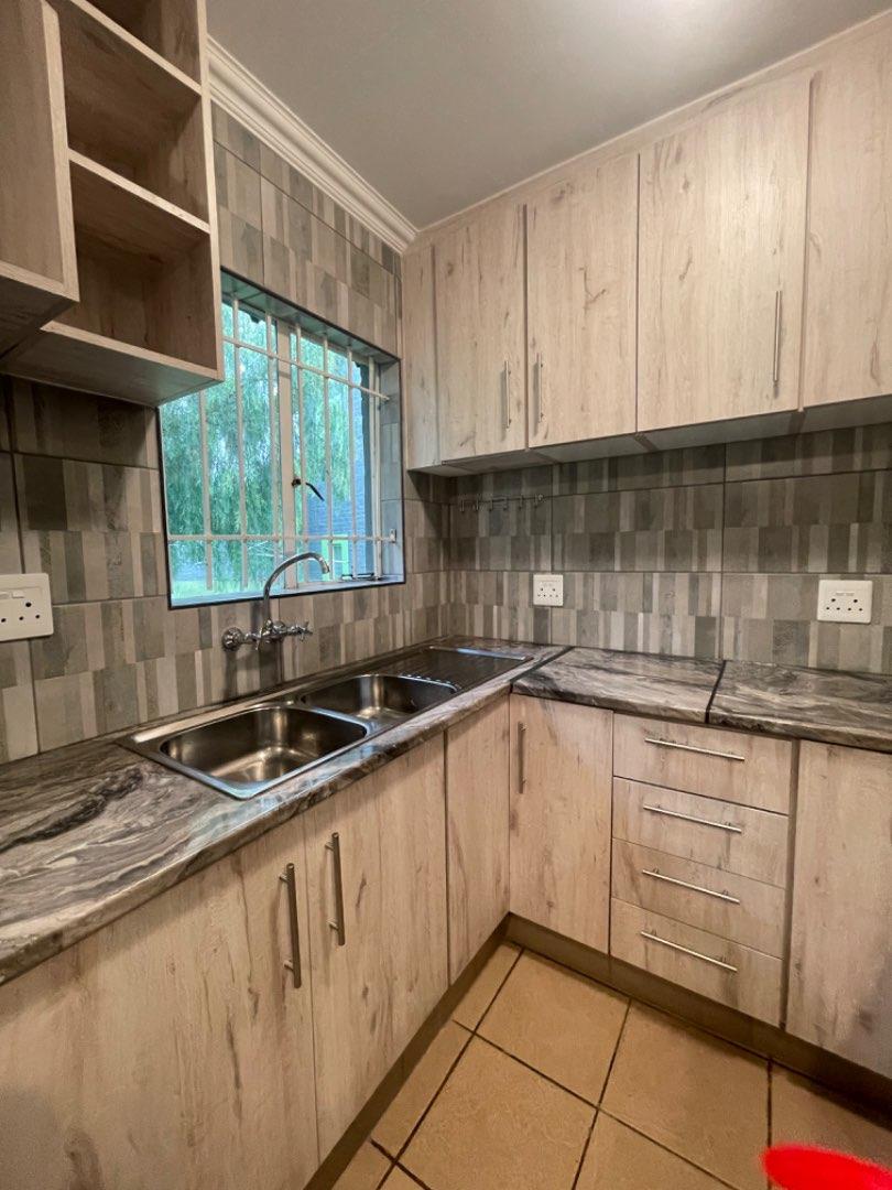 To Let 1 Bedroom Property for Rent in Erasmuskloof Gauteng