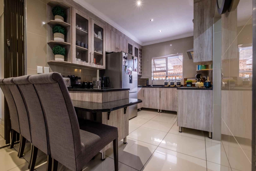 4 Bedroom Property for Sale in Brackenhurst Gauteng