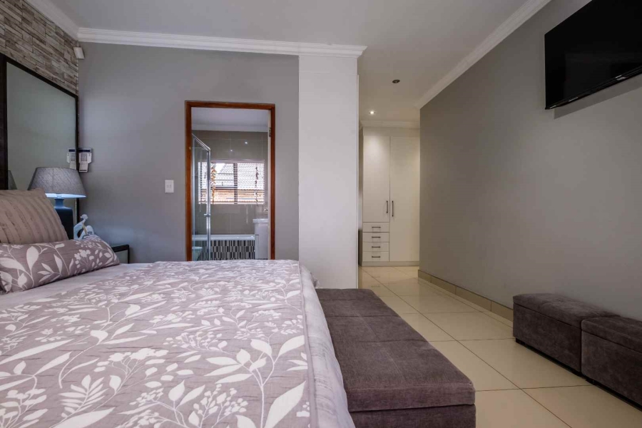 4 Bedroom Property for Sale in Brackenhurst Gauteng